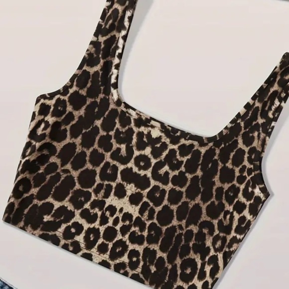 Cropped Leopard Print Tank Medium - Picture 4 of 4